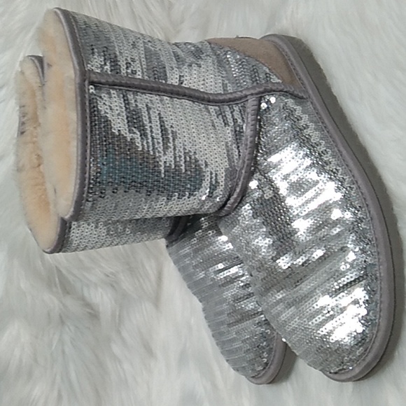 Authentic UGG Silver Sequined Boots Gently Worn Sz.6 Can Fit Bigger - Picture 2 of 8